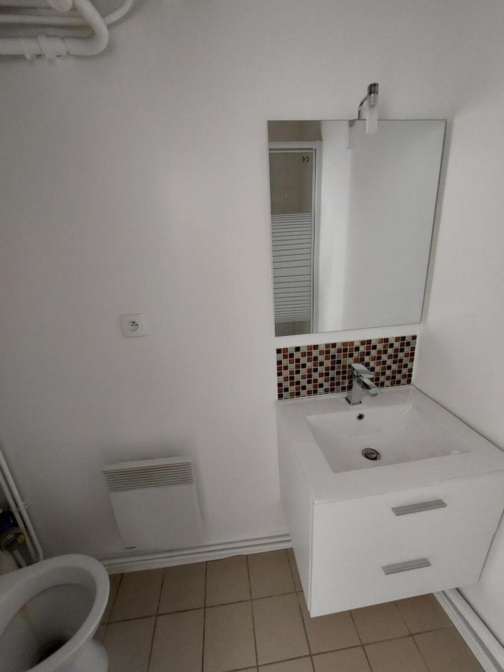 Location Appartement Studio fond de cour - Secteur Laon Reims
