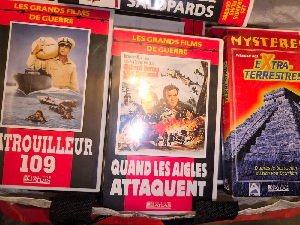 200 cassettes VHS DVD et blu-ray