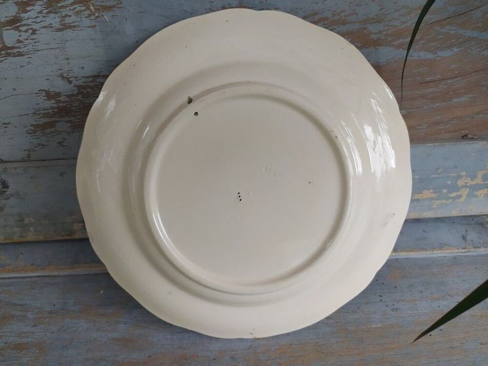 Ancienne Assiette Fa&iuml;ence de Longchamp D&eacute;cor Fleurs 