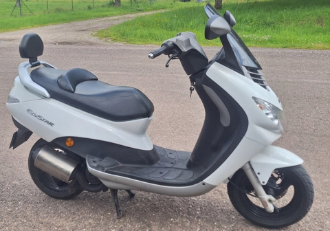 Scooter PEUGEOT 2011 occasion Belrupt 88260