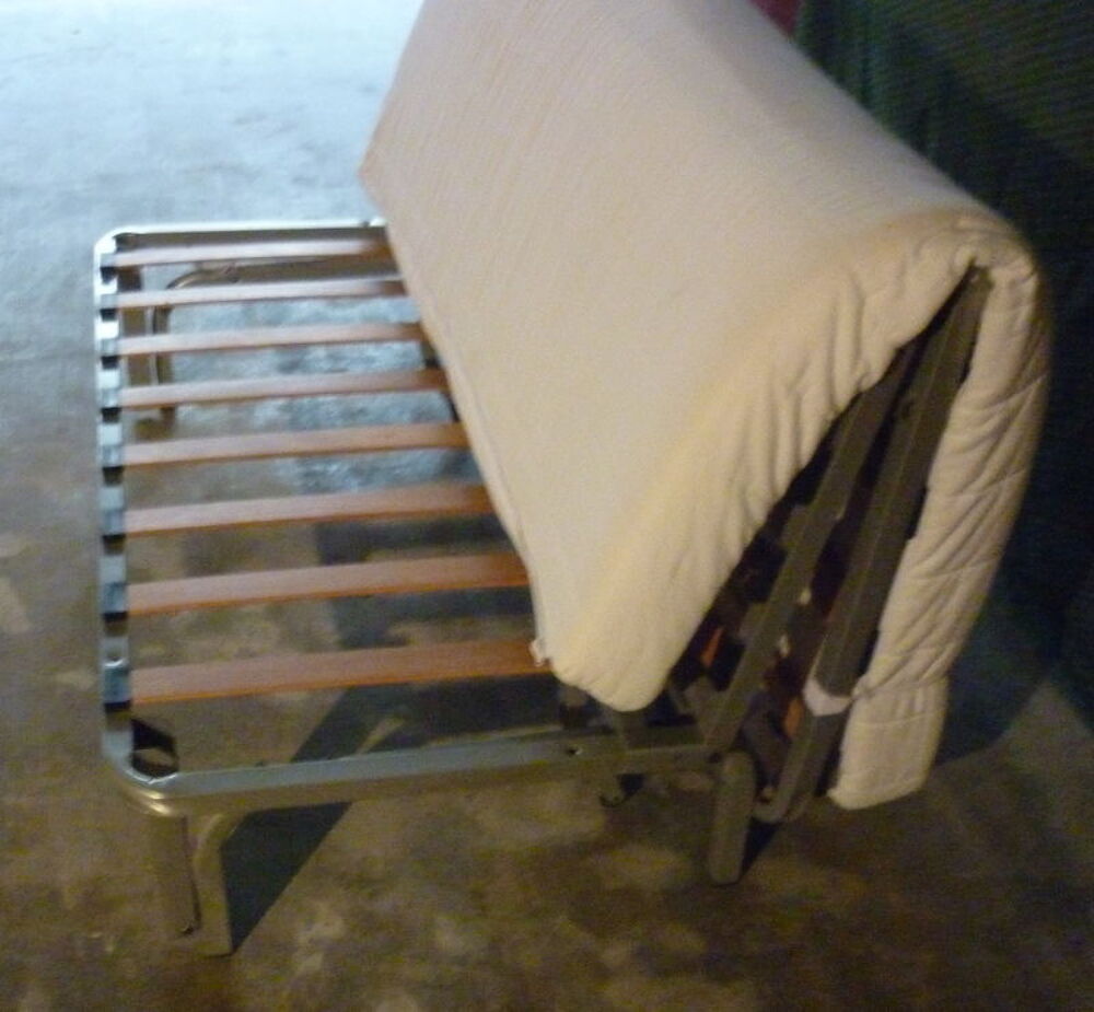 Banquette / lit en 140 TBE. Meubles