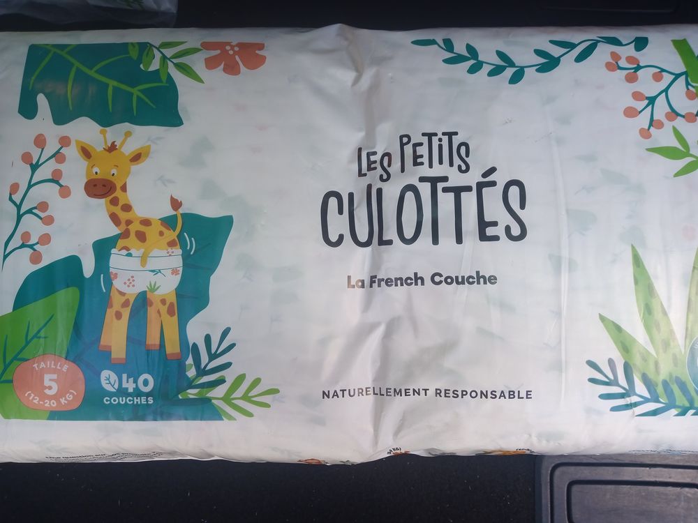 Couches b&eacute;b&eacute; les petits culott&eacute; taille 5 Puériculture