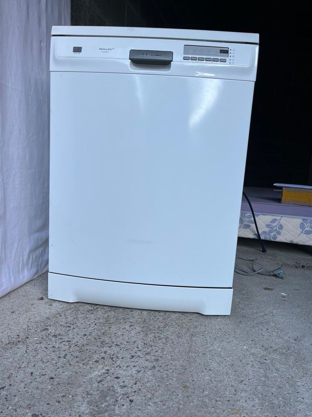 Suite au changement de cuisine &eacute;lectrom&eacute;nager + &eacute;vier Electroménager