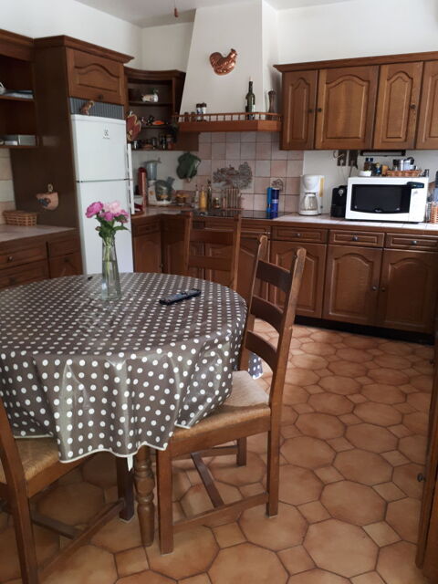 Cuisine rustique en ch�ne 0 Aigues-Vives (30)