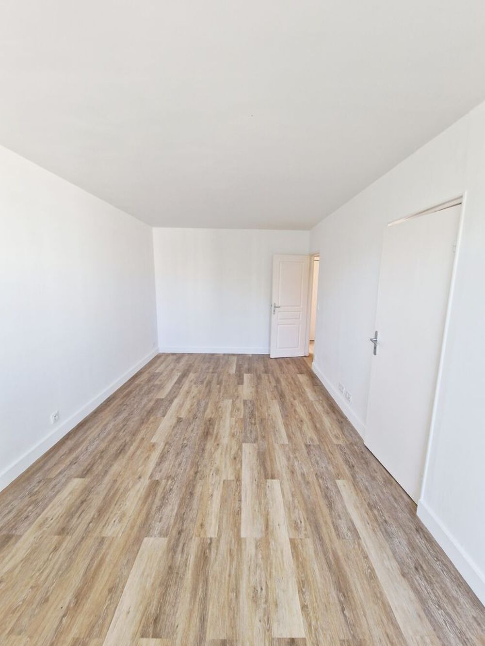 Vente Appartement EXCLUSIVITÉ – T4 83 m² rénové avec loggia de 13 m² – Cave – Ascenseur Évry