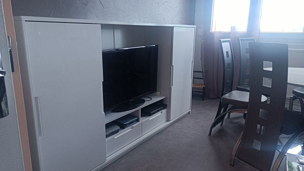 meuble t&eacute;l&eacute; Meubles