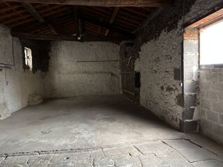  Parking / Garage  louer 80 m