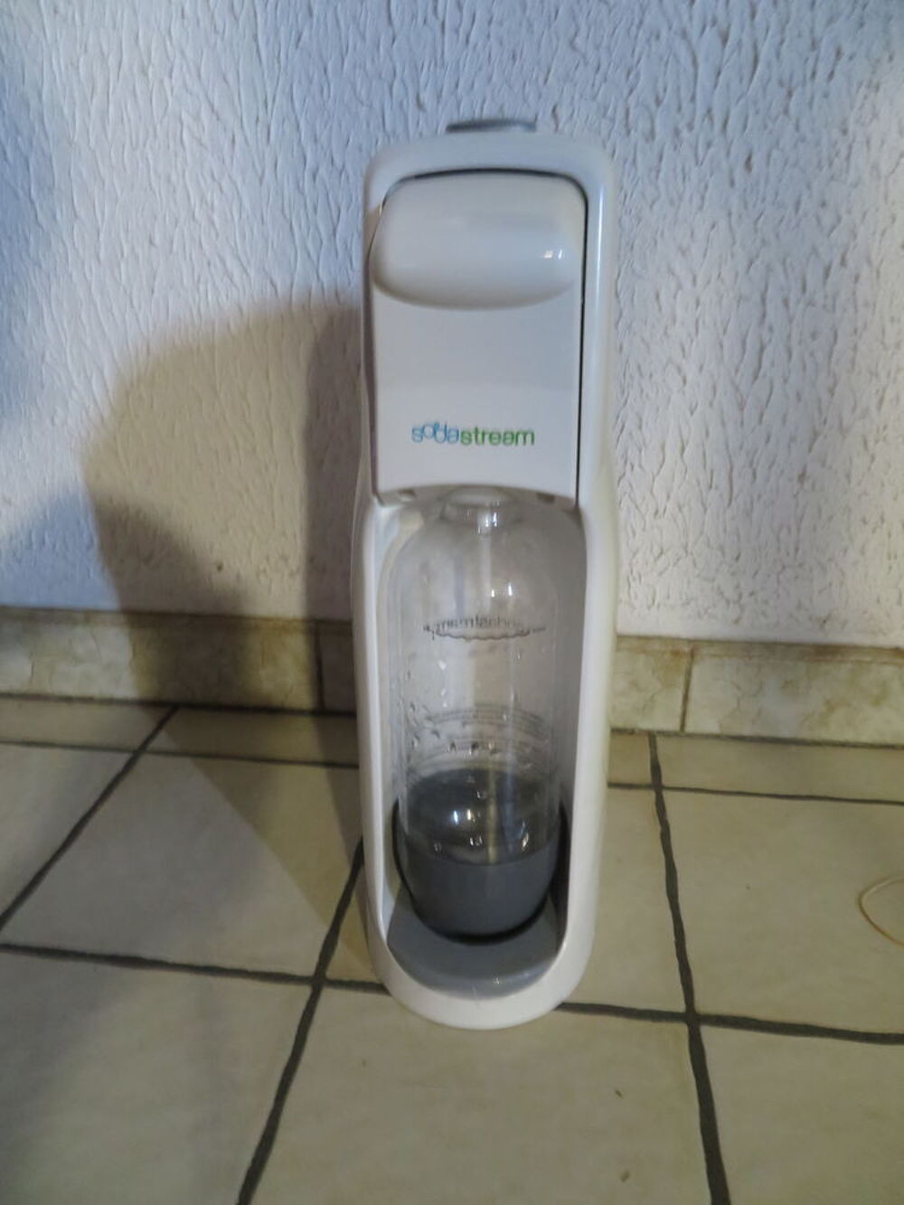 apareil pour gaz&eacute;ifier une boisson Electroménager