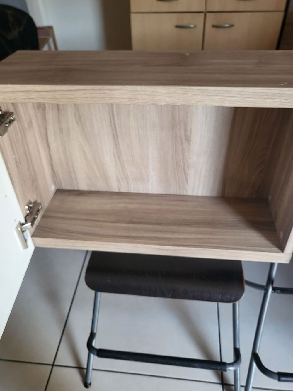 2 meubles de cuisine &agrave; fixation Meubles