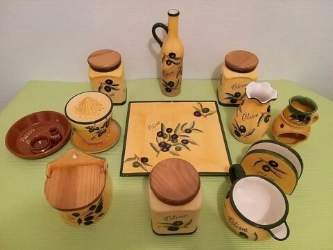 LOT grande service deco olives 35 Roanne (42)