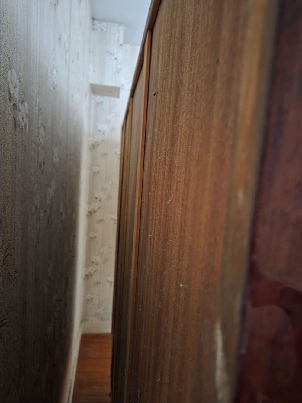 Armoire et chevet en palissandre Meubles