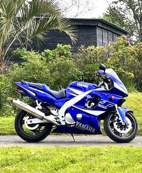 Moto YAMAHA 2000 occasion Plou&eacute;gat-Moysan 29650