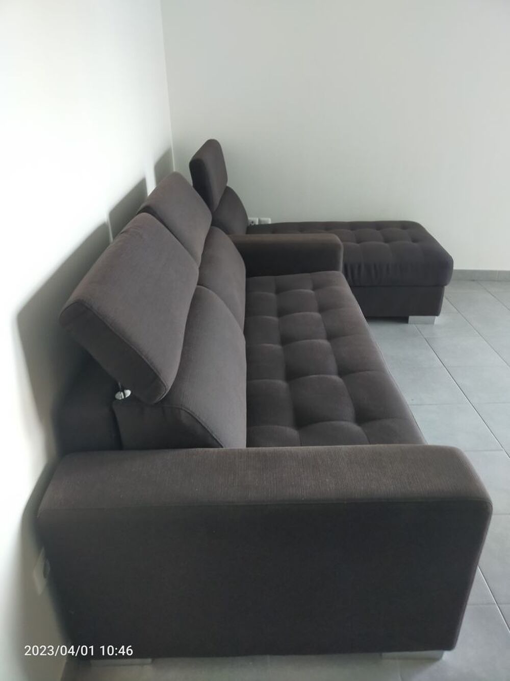 Canap&eacute; angle r&eacute;versible, convertible en lit, couleur marron Meubles