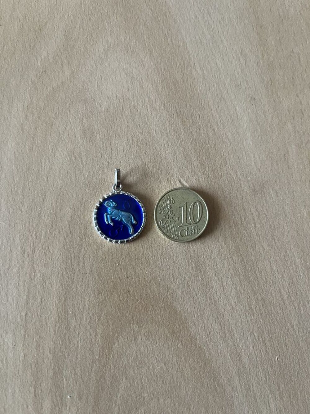 M&eacute;daille pendentif pendant plaqu&eacute; argent B&eacute;lier Bijoux et montres