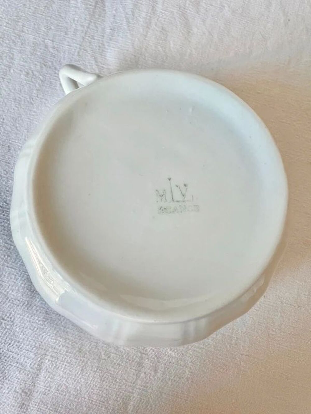 Tasse vintage en porcelaine blanche. Haute qualit&eacute; Décoration
