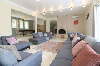  Villa à louer 12 pièces 520 m²