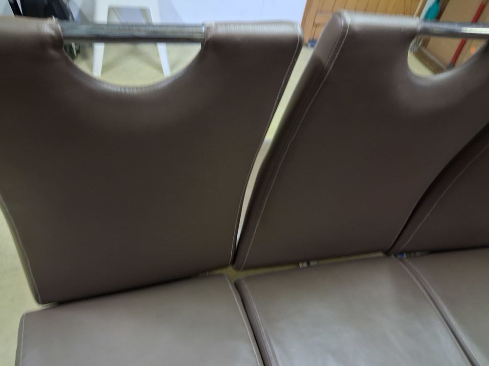 8 chaises salle &agrave; manger couleur taupe Meubles