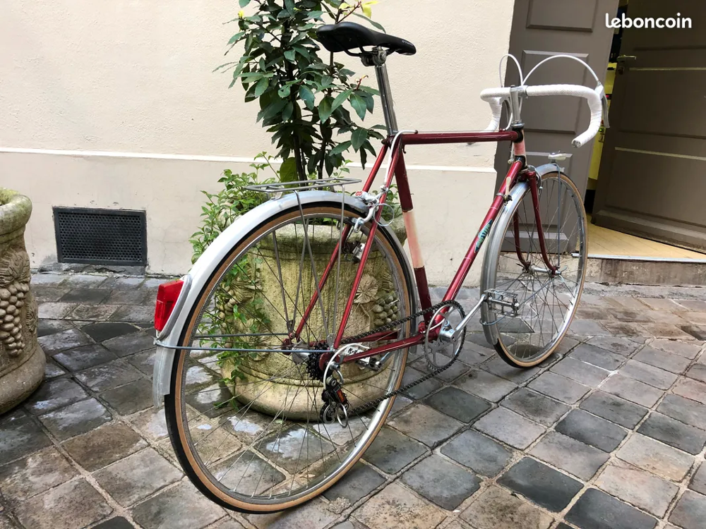 V&eacute;lo refait &agrave; neuf
Vélos