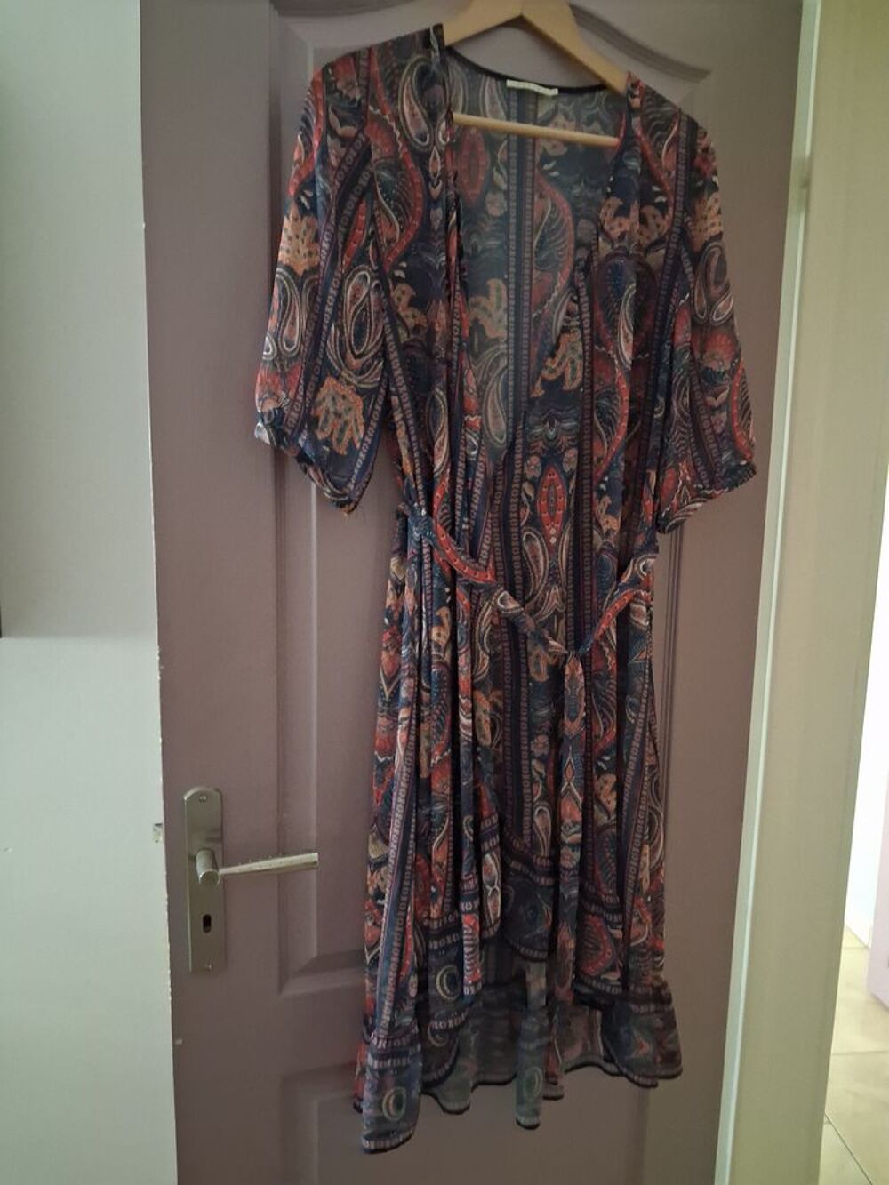 Robe longue a cordons et robe qui se glisse dessous a fines Vêtements
