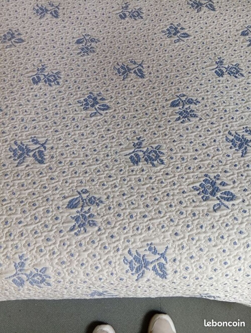 Ensemble de chambre : couvre-lit + t&ecirc;te de lit + tentures Décoration