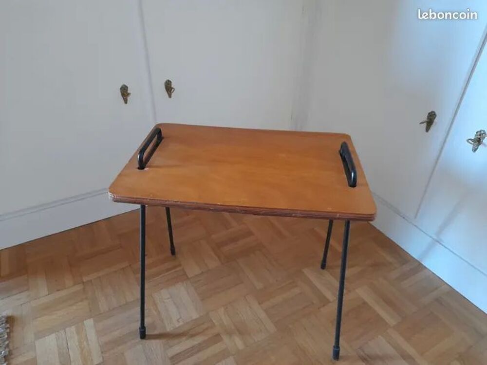 Petite table vintage en bois Meubles