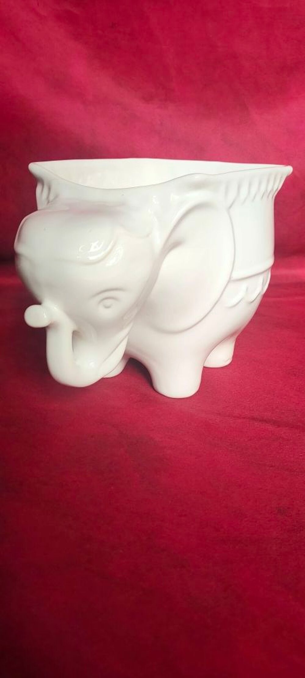 Cache pot blanc &eacute;l&eacute;phant en fa&iuml;ence Décoration