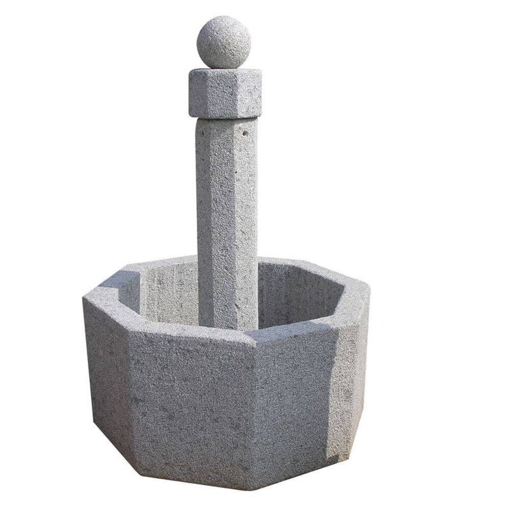 Auges en pierre, meule en granite, fontaine et banc Dcoration