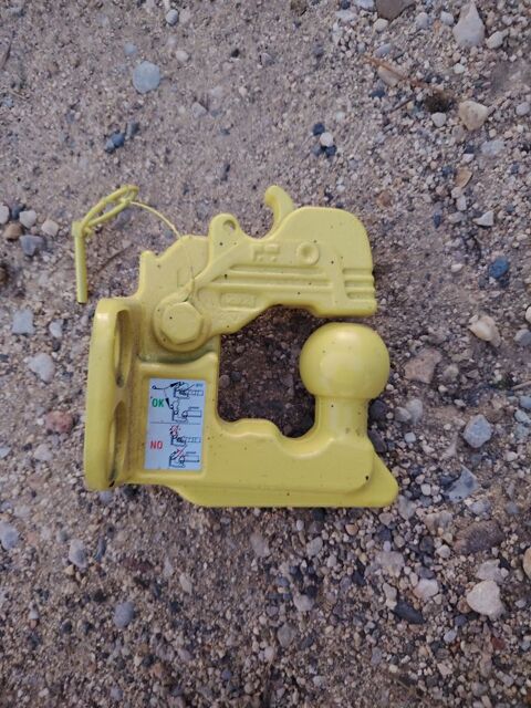 Crochet mixte d'attelage 3.5T 4 trous pommier 0 Saint-Jean-de-Fos (34)