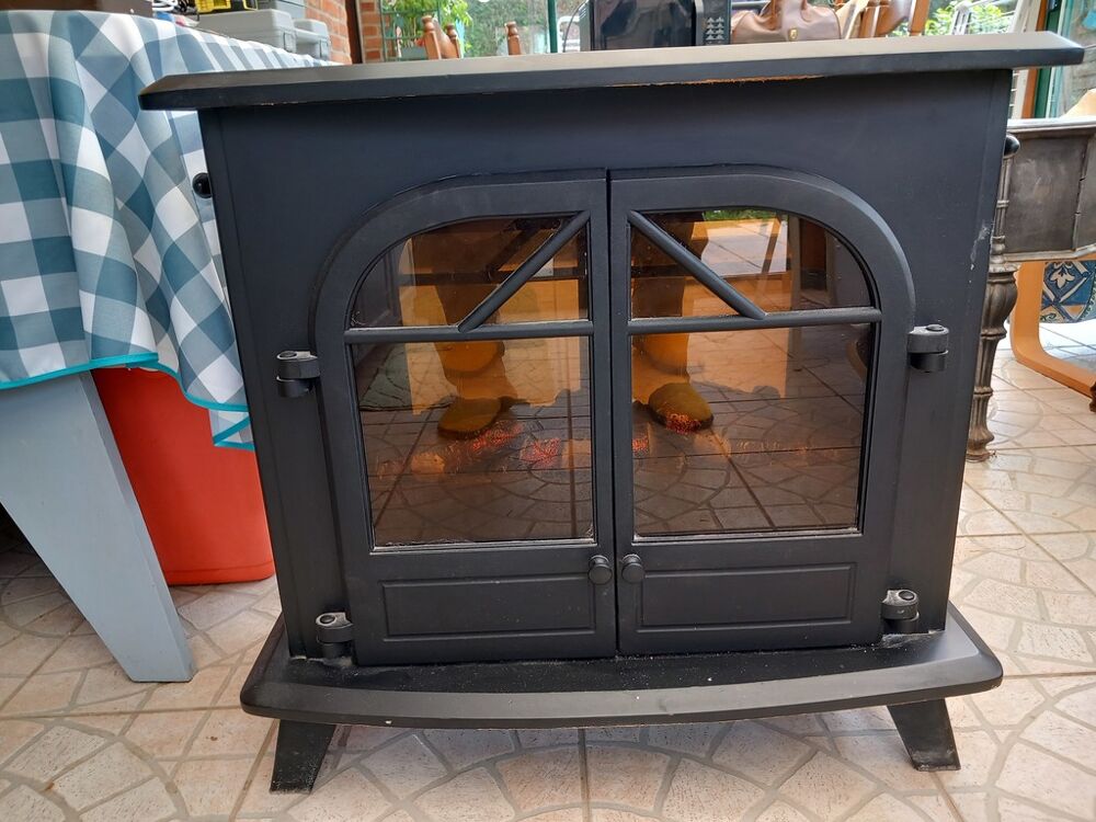Po&ecirc;le &eacute;lectrique noir imitation flamme 900/1800w Décoration