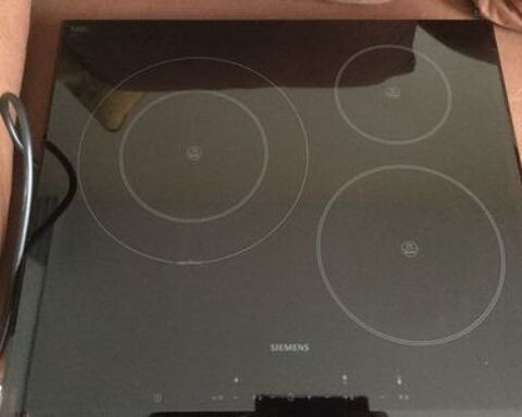Plaque vitro cramique  induction Siemens
3 foyers:
200 Nantes (44)