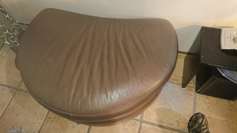 Chaises et pouf Meubles
