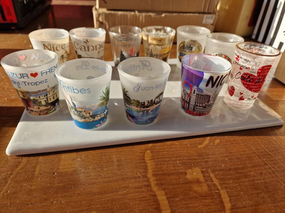  LOT DE VERRES LIQUEUR SOUVENIR NEUF Décoration