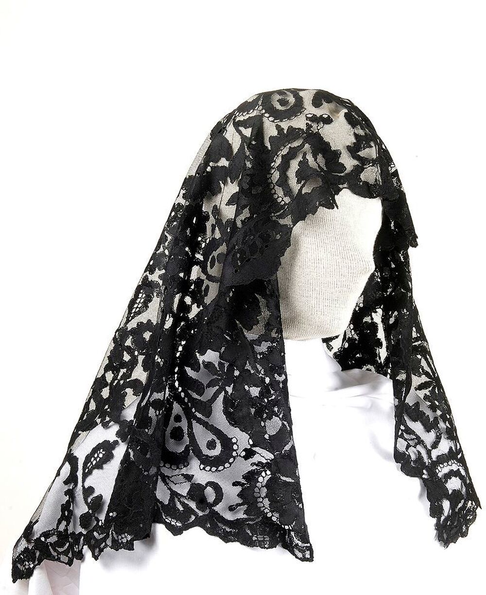 Mantille de dentelle noire Vêtements