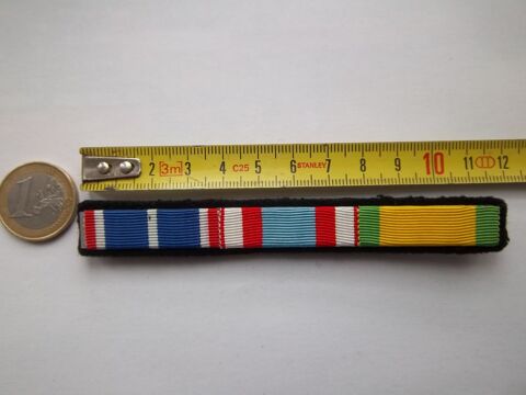 Barrette de rappel de médailles militaire insigne collection 6 Valognes (50)
