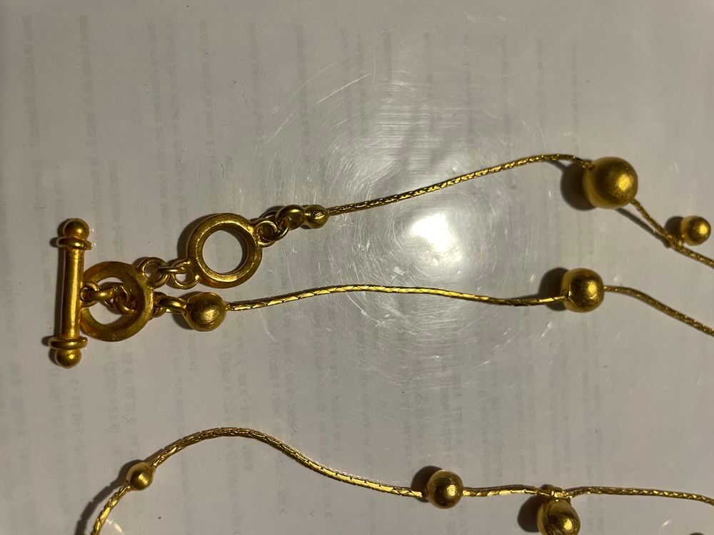 Collier dor&eacute; boules incrust&eacute;es sur chaines Bijoux et montres