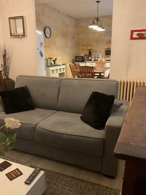 canap� convertible et pouf (coffre) assortis 1750 Langoiran (33)