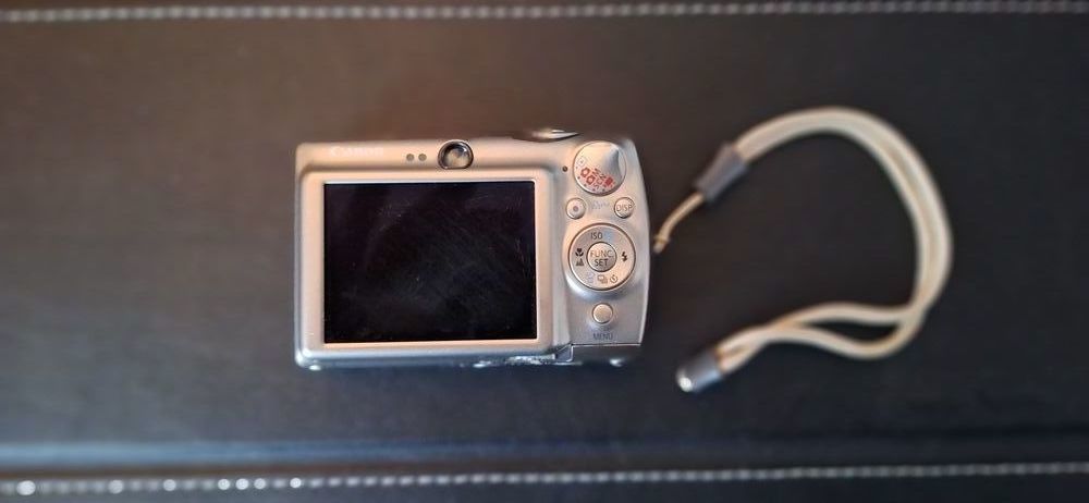 Camera Canon Digital IXUS 900 TI Photos/Video/TV