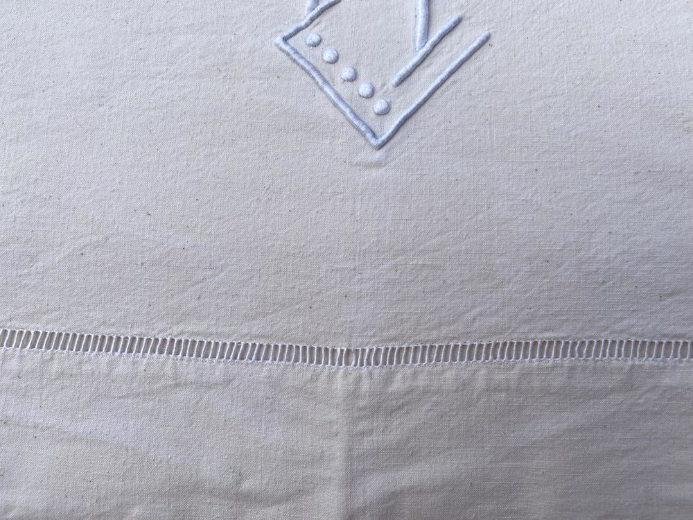 Drap ancien brod&eacute; 210 x 280 Décoration