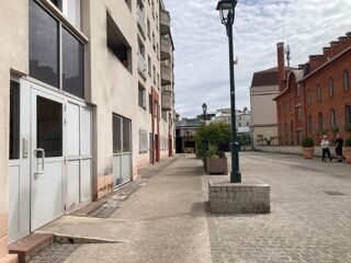  Parking / Garage à louer 12 m²