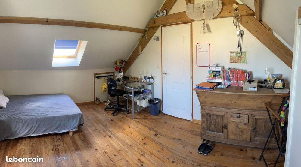 Location Chambre chambre étudiant(e) de 17m 2, lumineuse, à St Genis Lav Saint-genis-laval