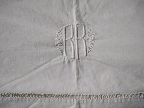 Drap ancien brodé main 40 Nevers (58)