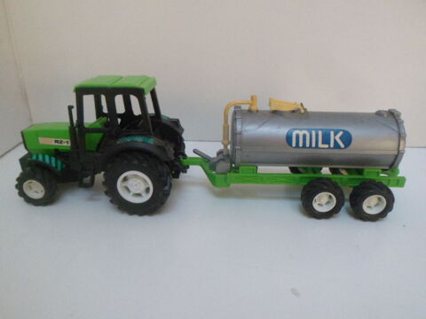 Tracteur agricole + remorque citerne lait - jouet voiture  15 Toulouse (31)