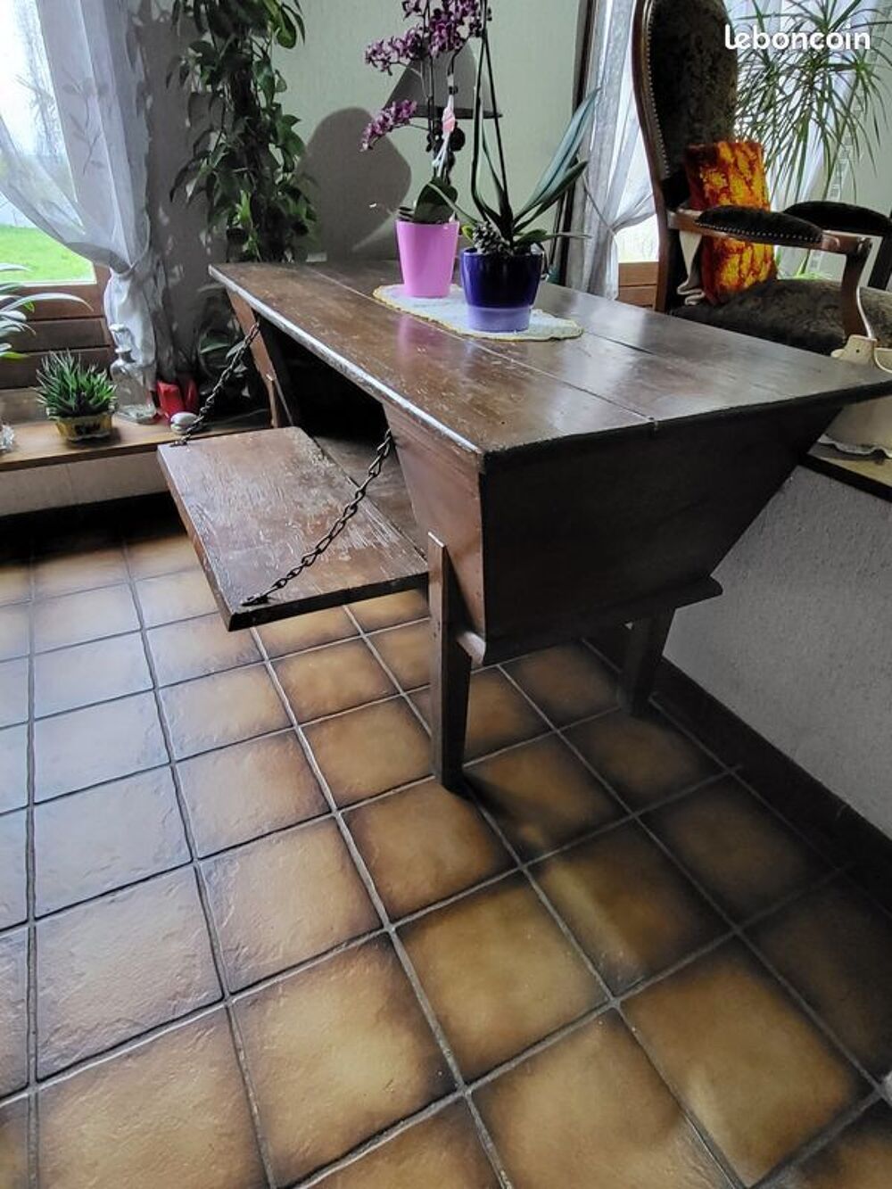 Un p&eacute;trin ancien en bar Meubles