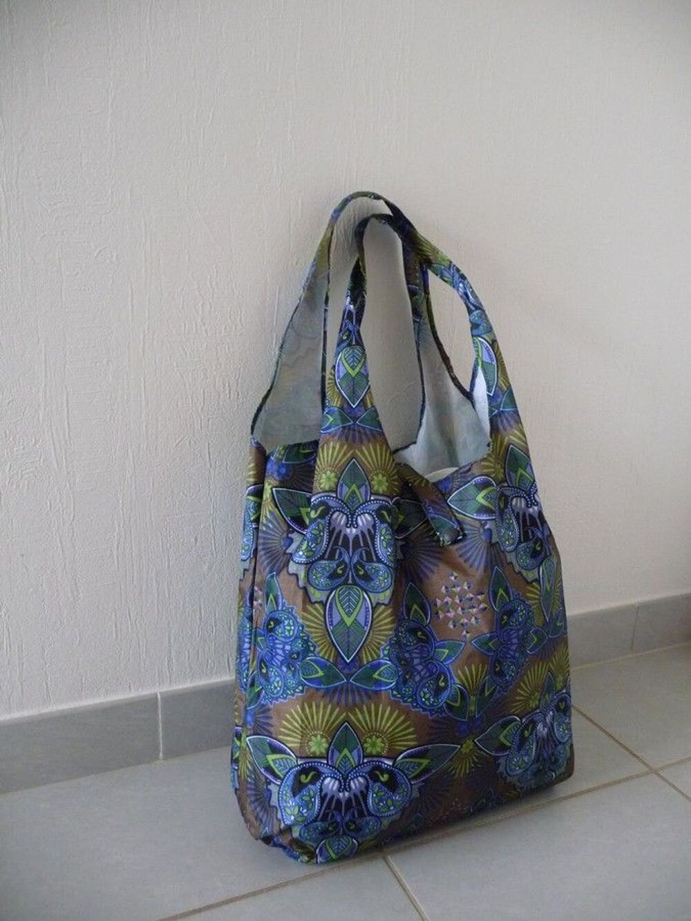 Sac pliable et son sac de rangement motifs multicolores - Ne Maroquinerie