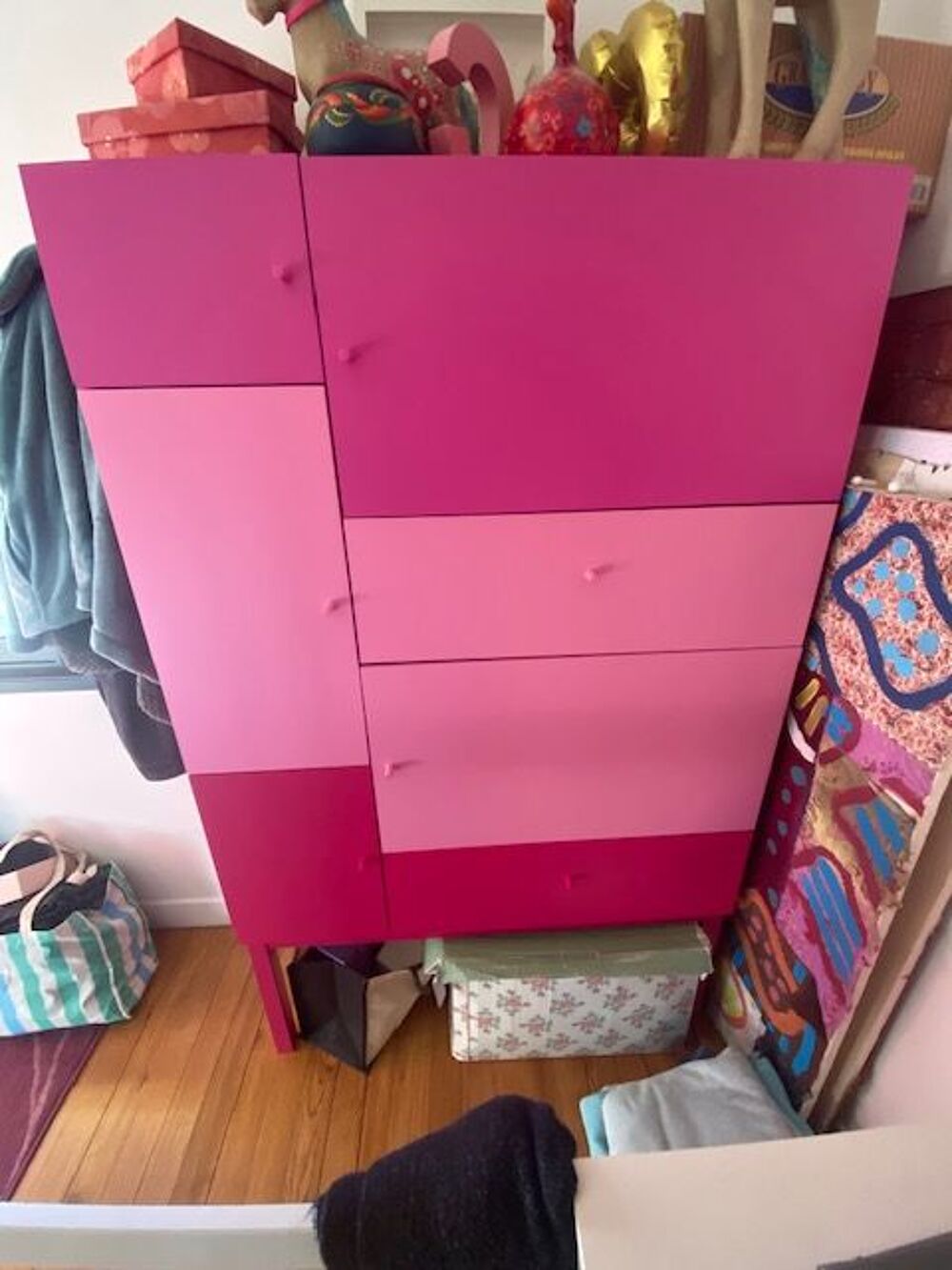 armoire rose Meubles