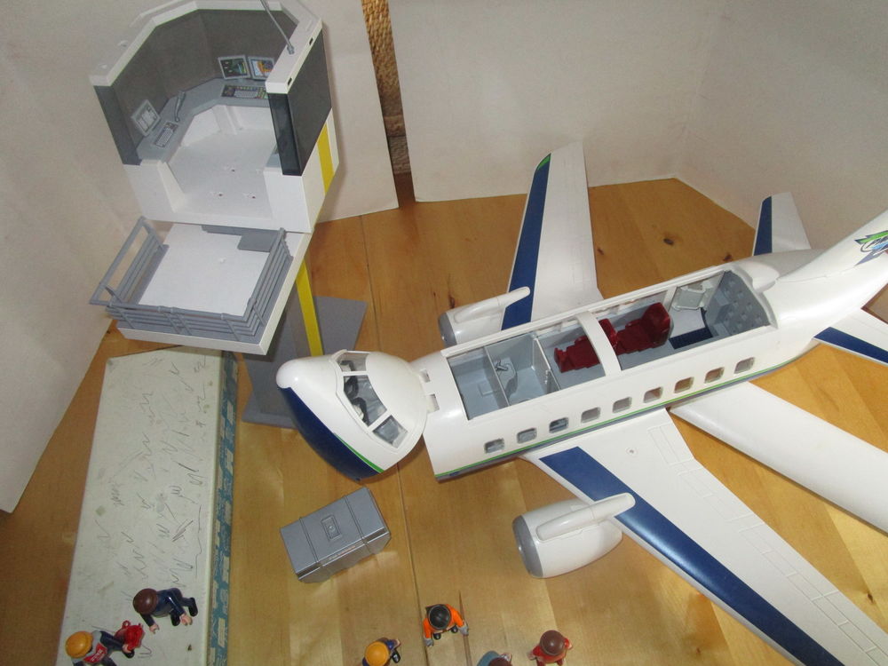PLAYMOBIL AVION +TOUR DE CONTROLE+PERSONNAGES Jeux / jouets