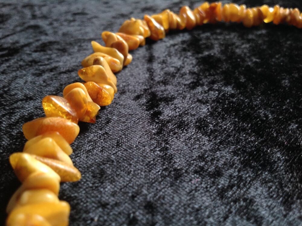 COLLIER EN AMBRE V&Eacute;RITABLE JAUNE DE 67,5cm Envoi Possible
Bijoux et montres
