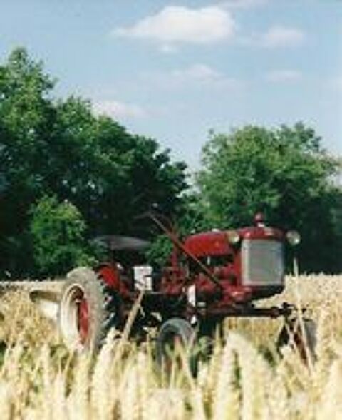   Tracteur Mac CORMICK 