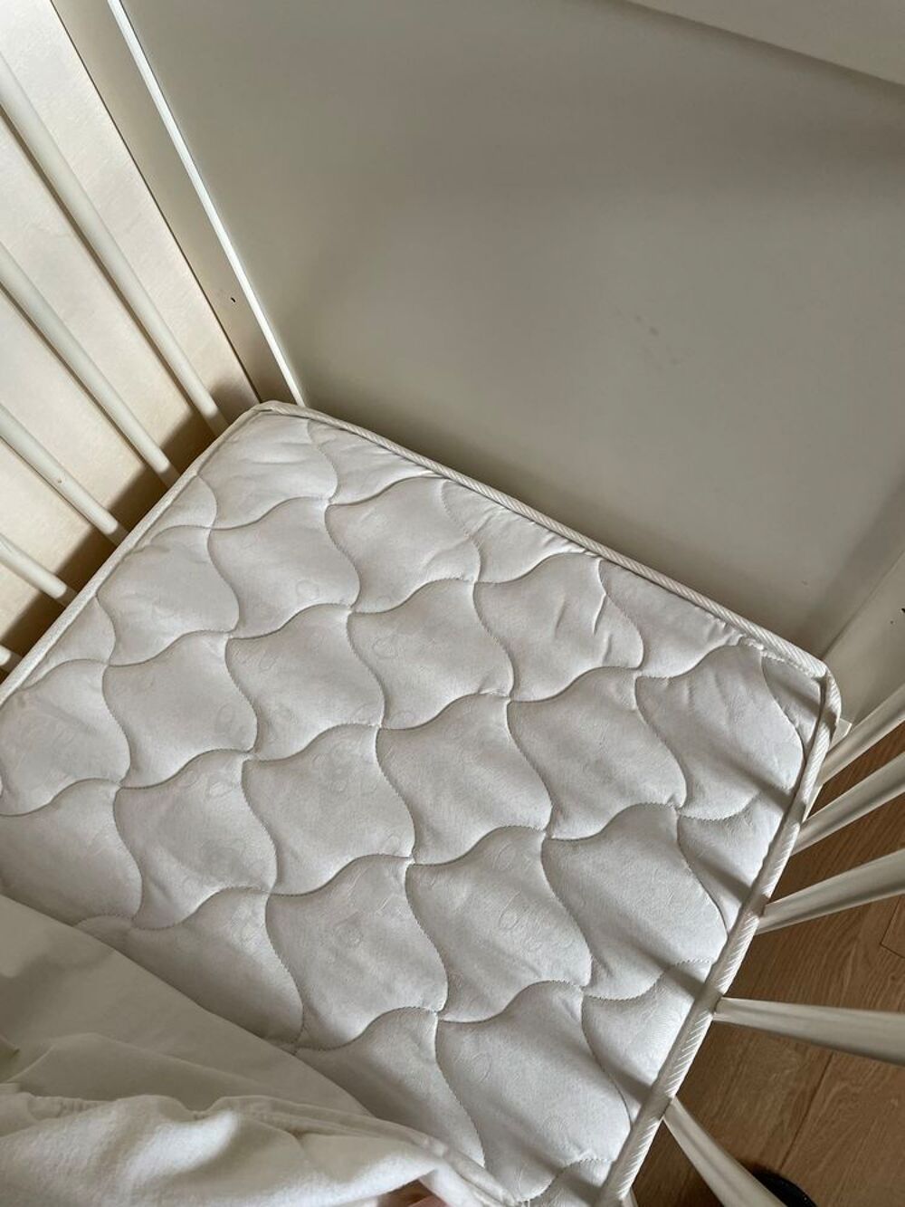 lit bebe+ matelas+ Meuble d'angle a langer* Meubles