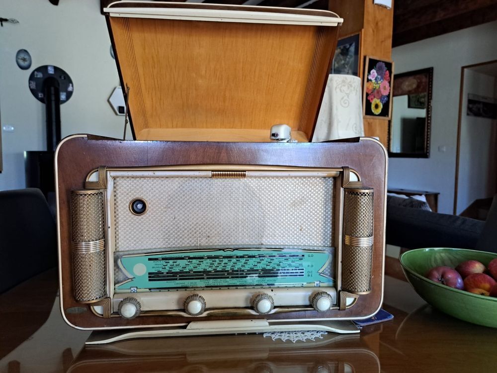 ANCIEN POSTE RADIO TOURNE DISQUE RADIO REVE mod&egrave;le GS 63

